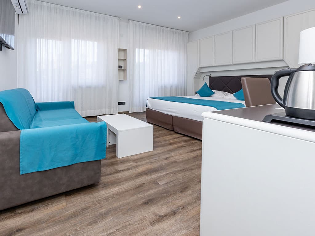 Familiare Deluxe 1